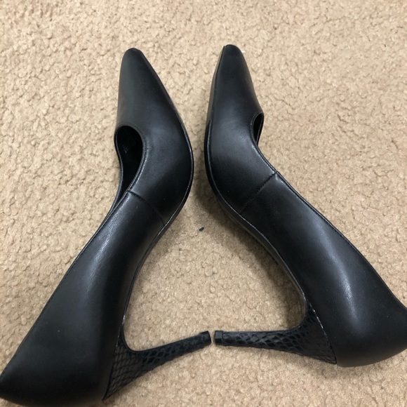 Calvin Klein heels - Picture 2 of 4